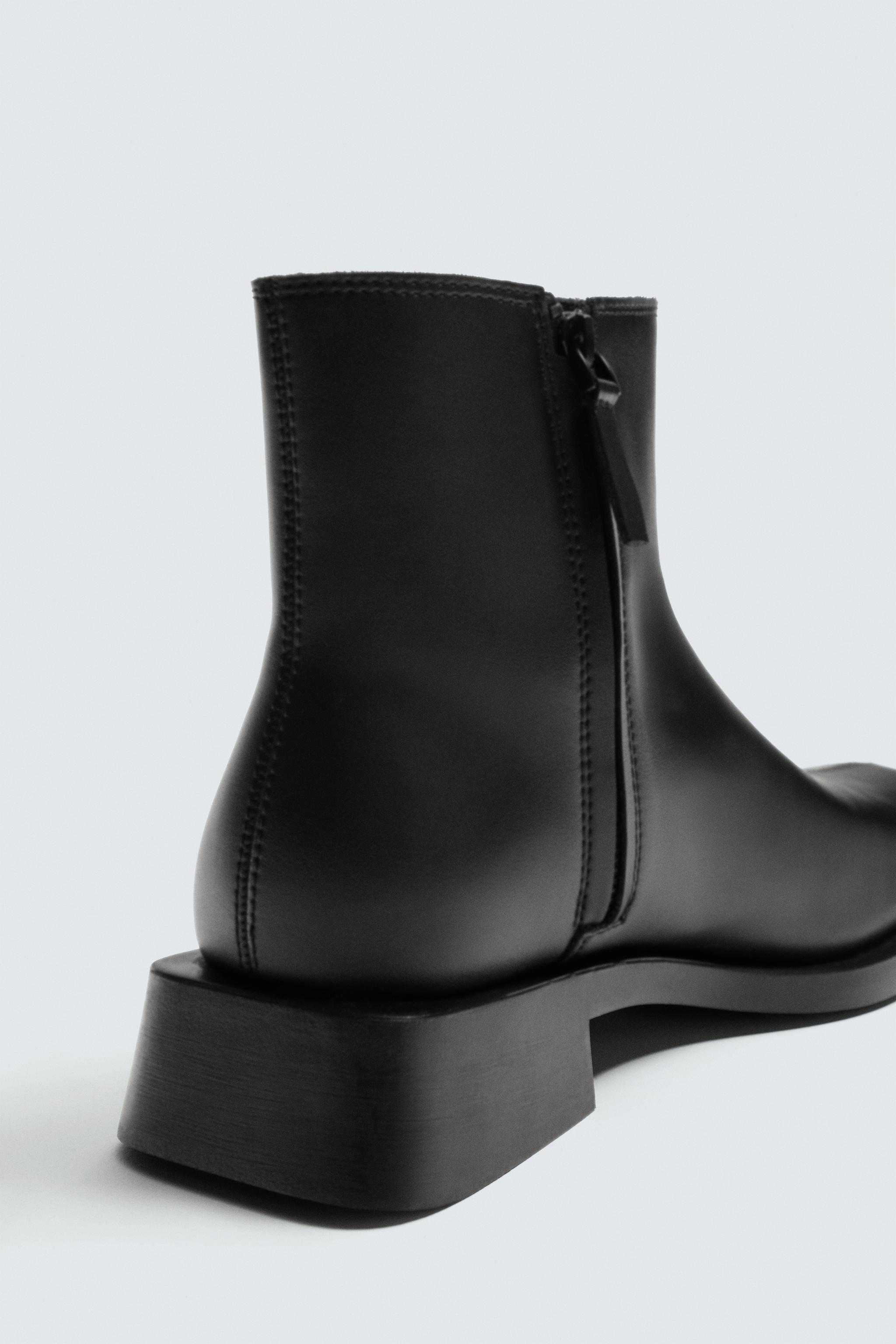 BOTTES SURPIQUÉES